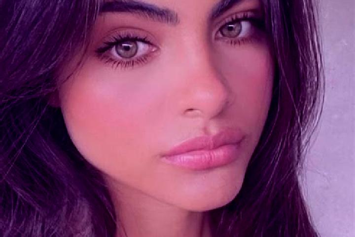 Sofia, 22, a brunette grey-eyed indian companion based in Elshof. Offering Fetish, Couples, Girlfriend Experience. Available for incall and outcall, overnigh...