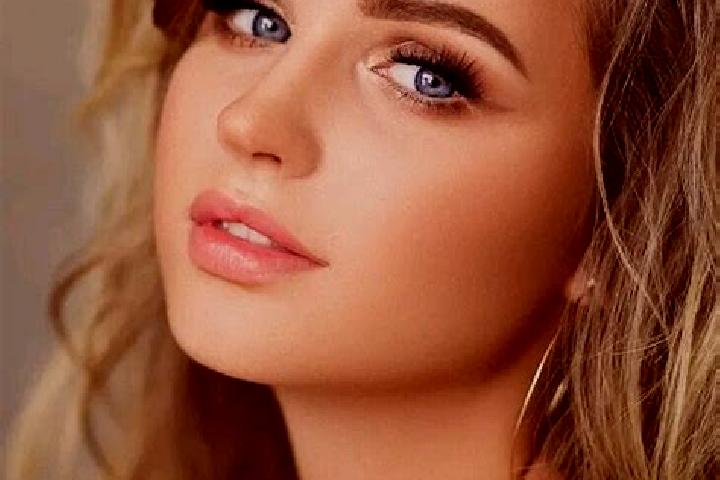 Sofia, 22, a dark blonde blue-eyed european companion based in Cabezas de Alambre. Offering Domination, Fetish, OWO, Tantra, Prostate Massage. Available for ...