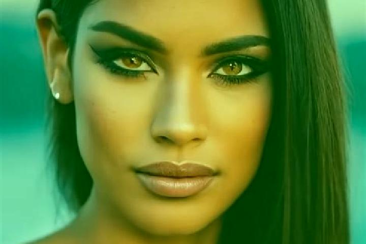 Sofia, 23, a auburn amber-eyed latina companion based in Mashan. Offering Striptease, Overnight, Party Girl. Available for incall and outcall, overnight book...