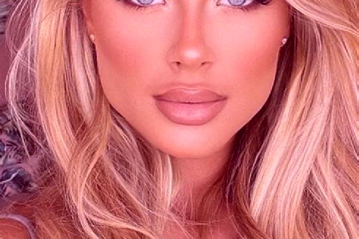 Sofia, 23, a blonde blue-eyed latina companion based in Wattrelos. Offering CIM, Striptease, Travel Companion, Party Girl. Available for incall and outcall, ...