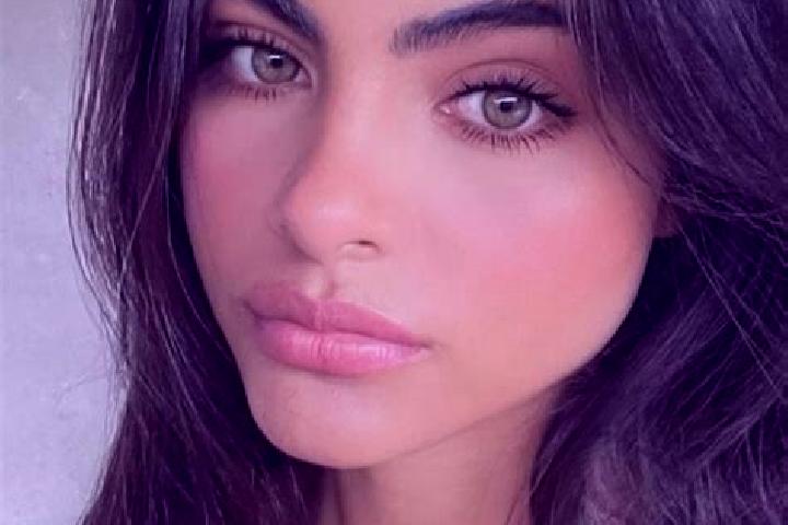 Sofia, 23, a red hazel-eyed latina companion based in Pigny. Offering GFE, Deep French Kissing, Girlfriend Experience, CIM. Available for incall and outcall,...