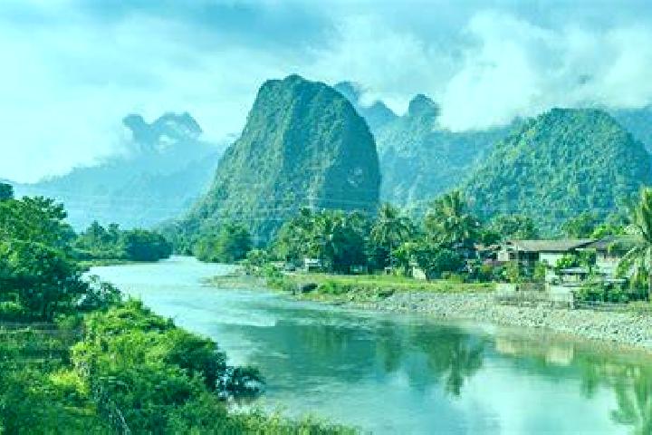 Sofia, 23 — Escort in Houay Nga Na Song, Laos