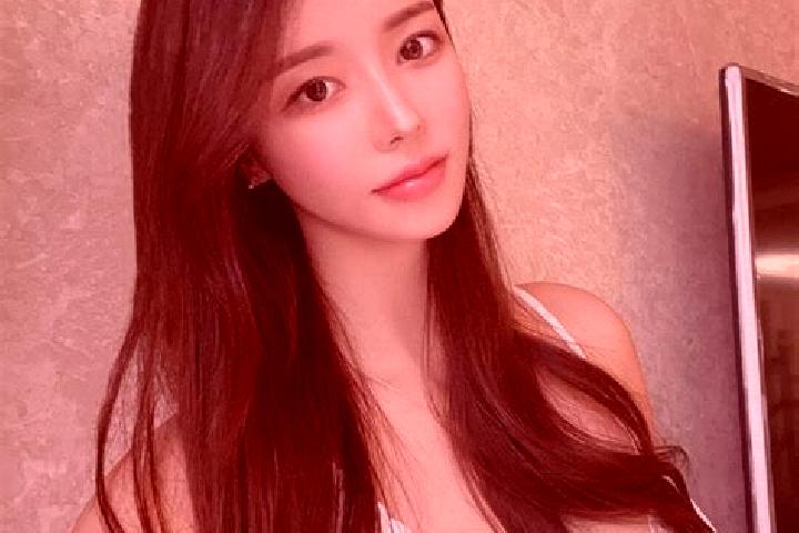 Sofia, 23 — Escort in Suibara, Japan