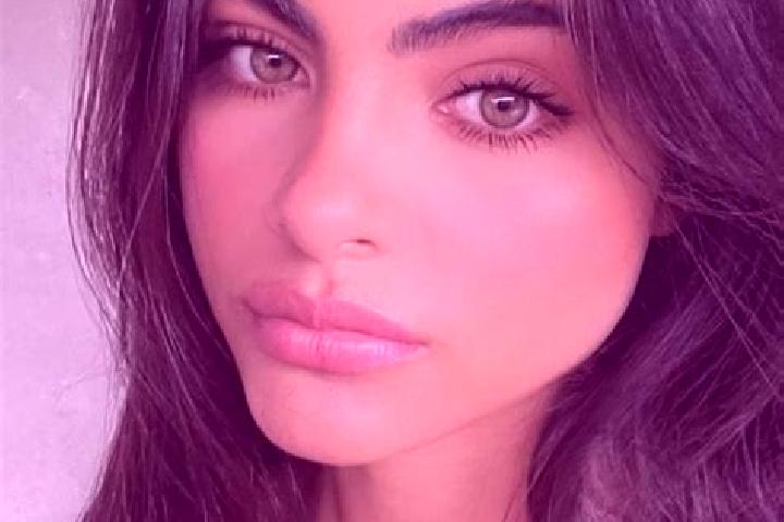 Sofia, 24, a brunette green-eyed latina companion based in Zarki Wielkie. Offering OWO, Striptease, A-Level, Party Girl, Tantra. Available for incall and out...