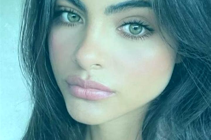 Sofia, 26, a chestnut green-eyed indian companion based in Rio Doce. Offering OWO, Striptease. Available for incall and outcall, overnight bookings available.