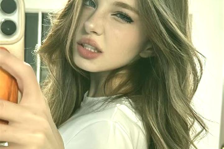 Sofia, 27 — Escort in Wake, Japan