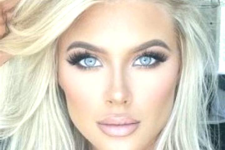 Sofia, 28, a platinum blonde amber-eyed ebony companion based in Azemmour. Offering Travel Companion, Fetish, Couples, Erotic Massage. Available for incall a...
