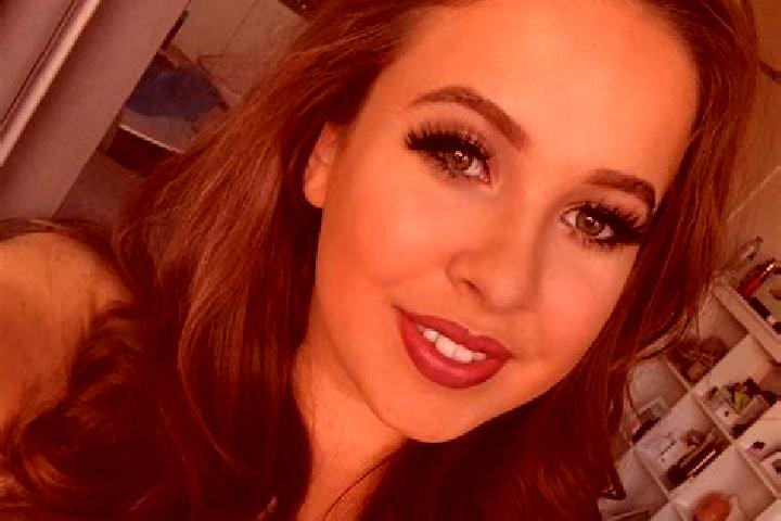 Sofia, 30, a red green-eyed slavic companion based in Payakumbuh. Offering Dinner Date, Prostate Massage, Party Girl, Girlfriend Experience, Travel Companion...