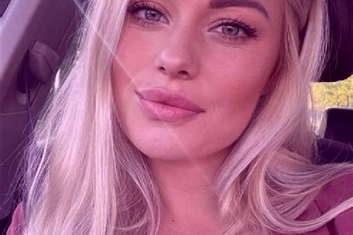 Sofia, 33, a blonde hazel-eyed caucasian companion based in Craigsville. Offering Striptease, CIM, Domination. Available for incall and outcall, overnight bo...