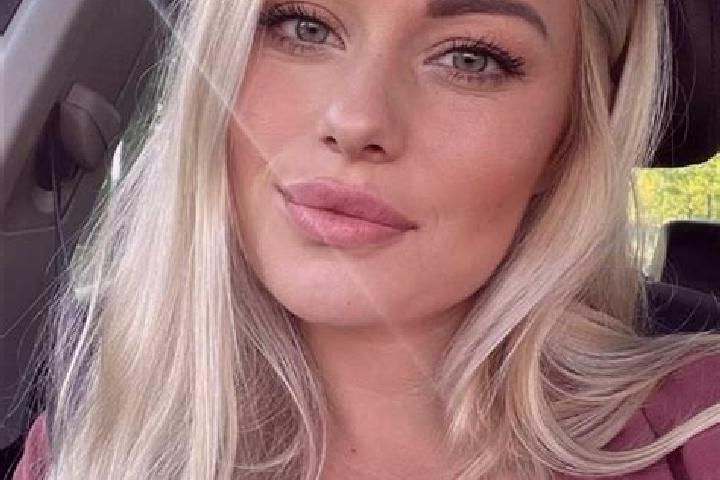 Sofia, 33, a blonde hazel-eyed caucasian companion based in Mishixiang. Offering Striptease, Roleplay, Overnight, Fetish. Available for incall and outcall, o...