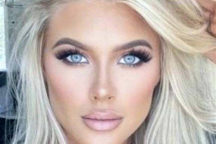 Sofia, 33, a platinum blonde amber-eyed middle eastern companion based in Lakenheath. Offering Duos, Deep French Kissing, Dinner Date, Travel Companion. Avai...