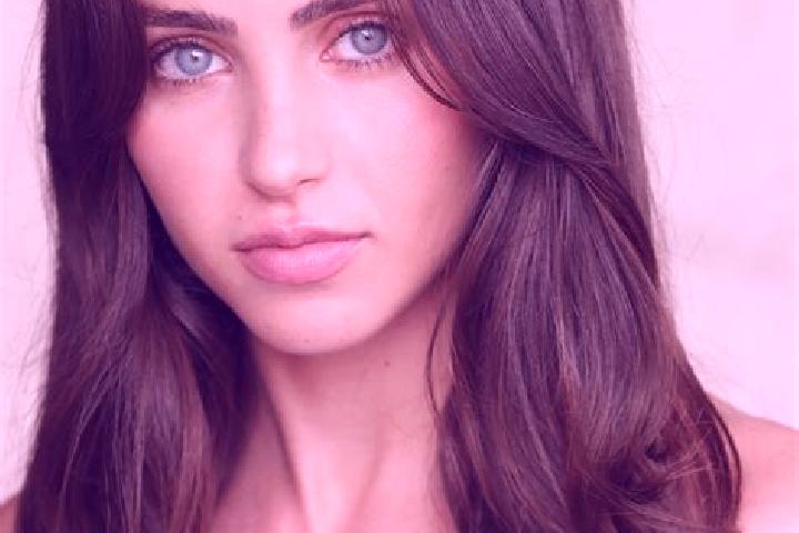 Sofia, 35, a brunette grey-eyed latina companion based in Tremignon. Offering Couples, Duos, OWO. Available for incall and outcall, day and evening dates.