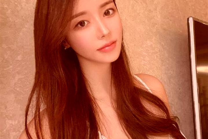 Sofia, 35 — Escort in Zhengmo, China