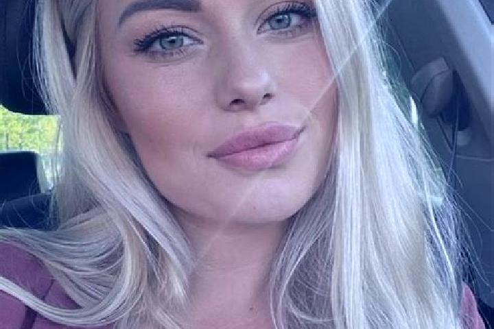 Sofia, 36, a blonde hazel-eyed mixed companion based in Vallirana. Offering Tantra, Domination, CIM, Massage. Available for incall and outcall, day and eveni...