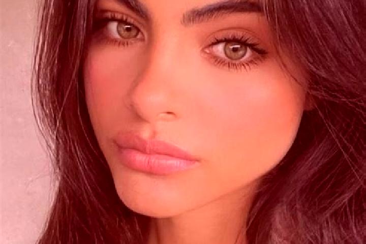 Sofia, 38, a brunette green-eyed european companion based in Rembang. Offering Overnight, Massage, Roleplay, OWO. Available for incall and outcall, day and e...