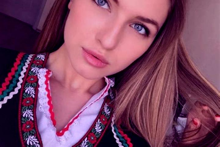 Sofia, 38, a dark blonde green-eyed slavic companion based in Valparaiso de Goias. Offering Overnight, Deep French Kissing, CIM, Dinner Date. Available for i...