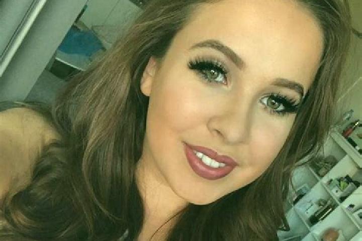 Sofia, 39, a auburn brown-eyed caucasian companion based in Habil al Jabr. Offering Fetish, Striptease, Dinner Date. Available for incall and outcall, day an...