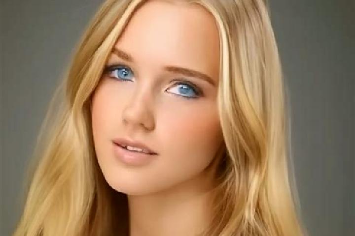 Sofia, 39, a blonde amber-eyed slavic companion based in Kedungsinggil. Offering Dinner Date, Roleplay, 69, Party Girl, Couples. Available for incall and out...