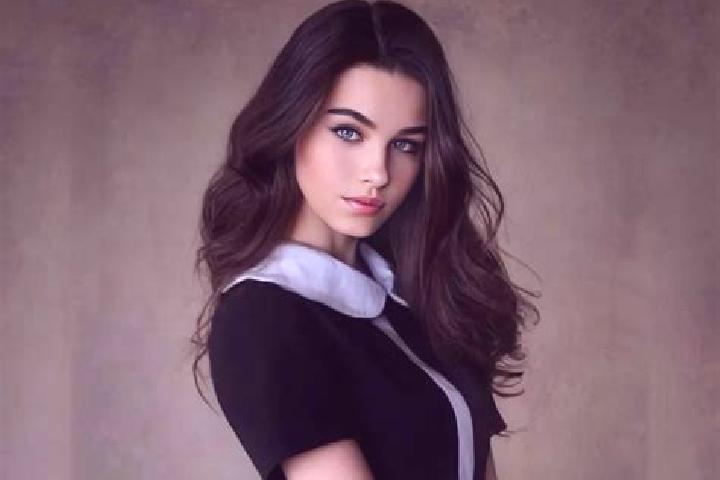 Sofia, 39, a brunette grey-eyed slavic companion based in Berzovia. Offering OWO. Available for incall and outcall, overnight bookings available.
