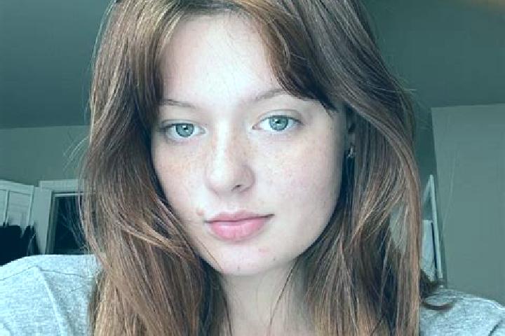 Sophia, 20, a chestnut blue-eyed caucasian companion based in Gannaly. Offering Domination, CIM, GFE. Available for incall and outcall, day and evening dates.