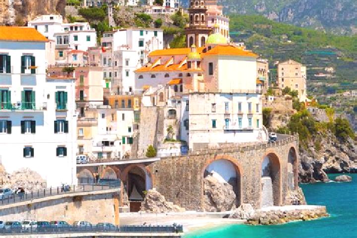 Sophia, 20 — Escort in Rosello, Italy