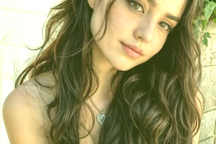 Sophia, 21, a auburn hazel-eyed latina companion based in Fabero. Offering CIM, Girlfriend Experience, Travel Companion. Available for incall and outcall, da...