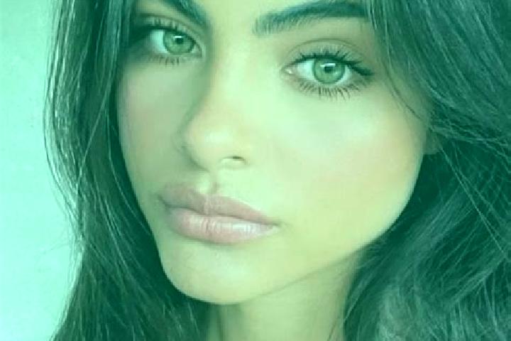 Sophia, 21, a brunette dark-eyed middle eastern companion based in Gandy. Offering Party Girl, Couples, Tantra, Domination. Available for incall and outcall,...