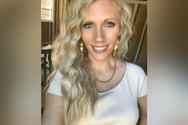 Sophia, 21 — Escort in Powderly, United States