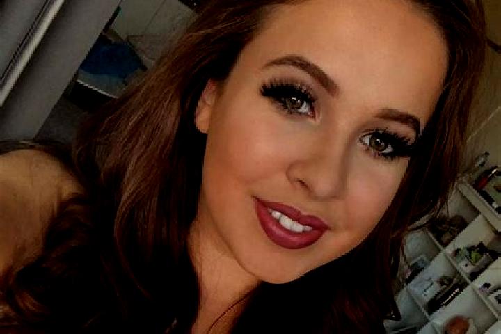 Sophia, 22, a chestnut grey-eyed indian companion based in Apaga. Offering CIM, Roleplay, Striptease, Erotic Massage. Available for incall and outcall, day a...