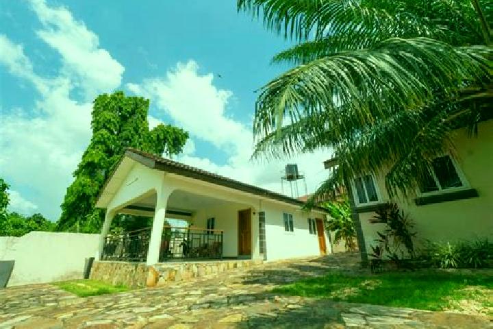 Sophia, 22 — Escort in Akropong, Ghana