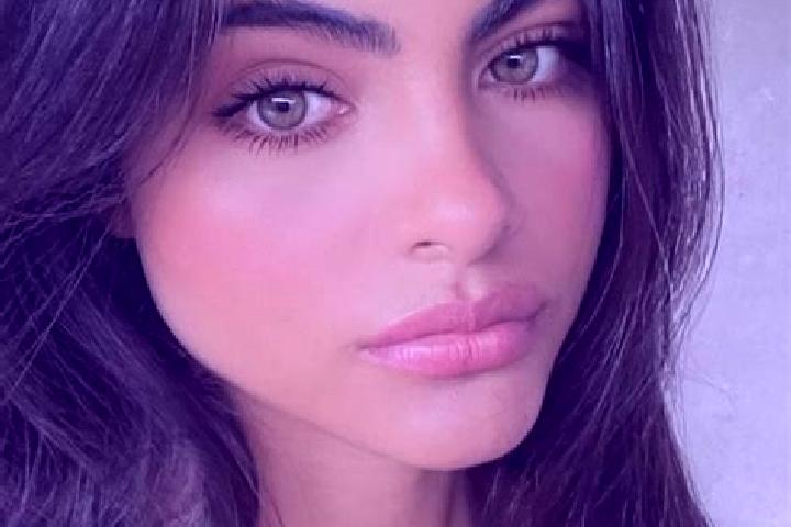 Sophia, 23, a auburn hazel-eyed middle eastern companion based in Villa Progreso. Offering Dinner Date, Deep French Kissing, Party Girl, Couples, A-Level. Av...