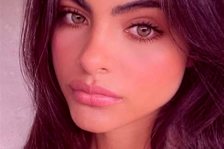 Sophia, 23, a blonde dark-eyed european companion based in Duibo. Offering A-Level, Erotic Massage, Girlfriend Experience. Available for incall and outcall, ...