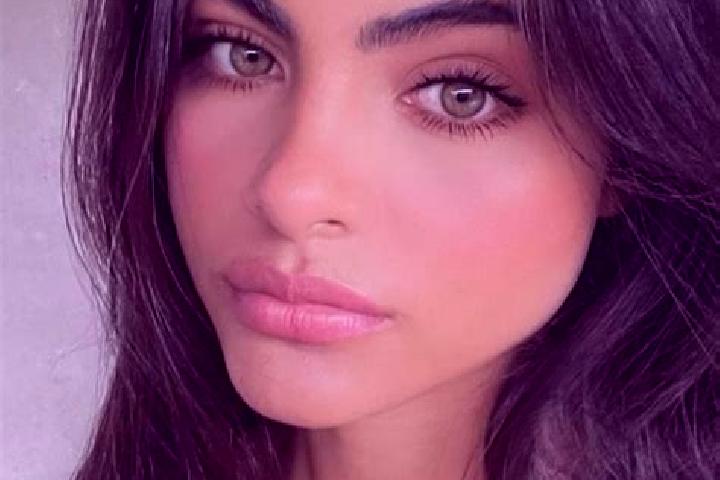 Sophia, 23, a brunette green-eyed mixed companion based in Vale Verde. Offering A-Level, 69, Prostate Massage, Roleplay. Available for incall and outcall, da...