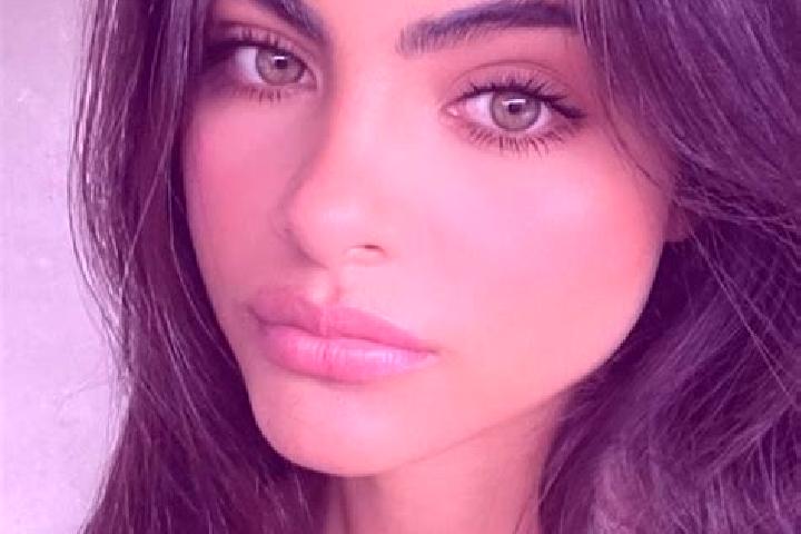 Sophia, 23, a red amber-eyed indian companion based in Vesanto. Offering Tantra, Duos, Roleplay, CIM. Available for incall and outcall, day and evening dates.
