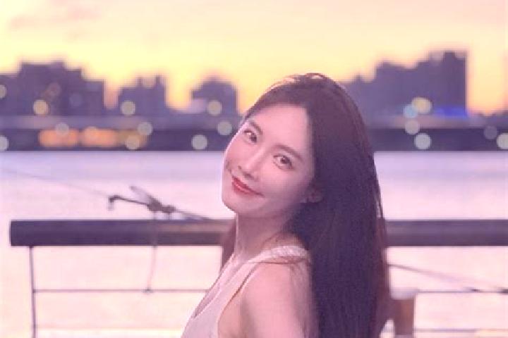 Sophia, 23 — Escort in Qingshanquan, China