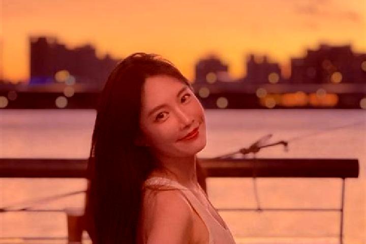 Sophia, 23 — Escort in Son, Thailand