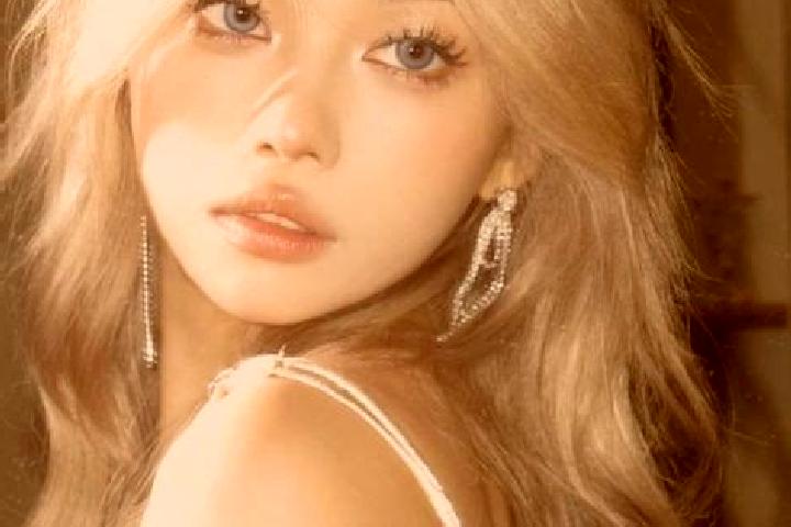 Sophia, 24, a blonde dark-eyed asian companion based in Que ershan. Offering BDSM, CIM, Party Girl, Prostate Massage. Available for incall and outcall, overn...