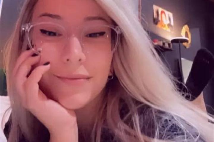 Sophia, 24, a blonde grey-eyed ebony companion based in Jalalpur Jattan. Offering Travel Companion, Prostate Massage, BDSM, Girlfriend Experience, Roleplay. ...