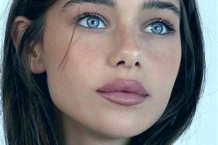 Sophia, 24, a brunette brown-eyed european companion based in Gozdnica. Offering Overnight, Erotic Massage, Roleplay. Available for incall and outcall, overn...