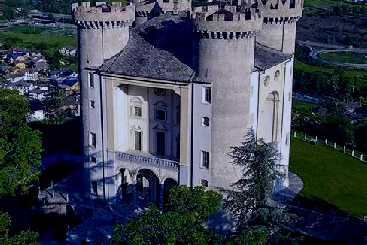Sophia, 24 — Escort in Issogne, Italy