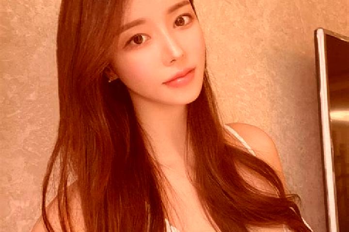 Sophia, 24 — Escort in Xiaoshahe, China