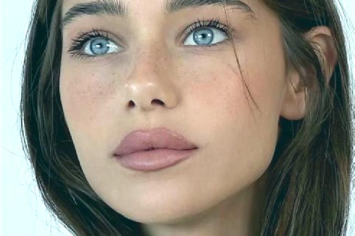 Sophia, 25, a brunette brown-eyed latina companion based in Grijo. Offering A-Level, Girlfriend Experience, Duos, Deep French Kissing, Erotic Massage. Availa...