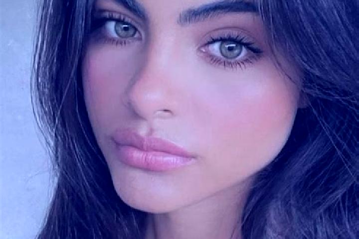 Sophia, 25, a brunette dark-eyed indian companion based in Montefiascone. Offering Dinner Date, Couples. Available for incall and outcall, overnight bookings...