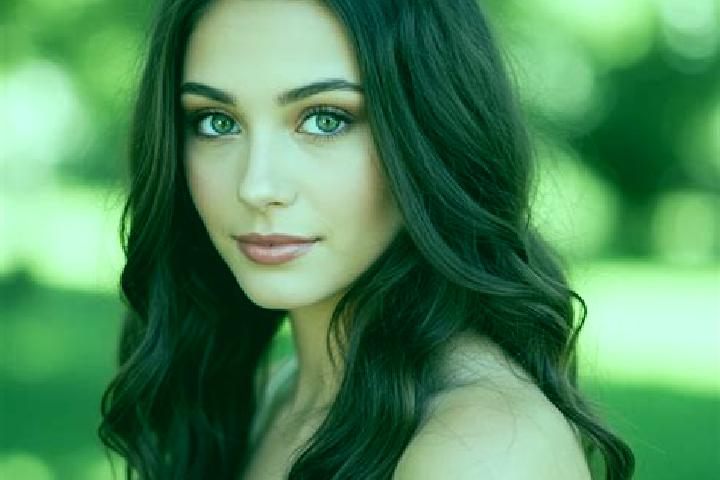 Sophia, 25, a brunette hazel-eyed mediterranean companion based in Tuggeranong. Offering Dinner Date, Couples, BDSM. Available for incall and outcall, day an...