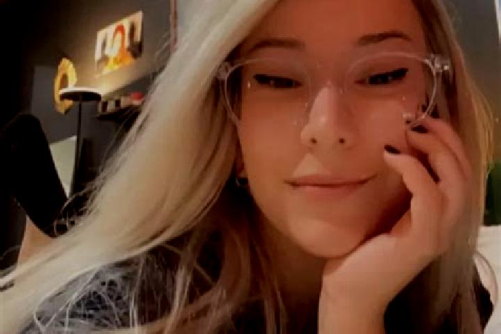 Sophia, 26, a blonde grey-eyed asian companion based in La Tour-Saint-Gelin. Offering Massage, Tantra, GFE. Available for incall and outcall, overnight booki...