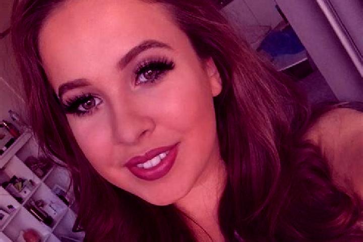 Sophia, 26, a chestnut brown-eyed mediterranean companion based in Nogent-le-Bernard. Offering Dinner Date, Erotic Massage, Prostate Massage, Fetish. Availab...