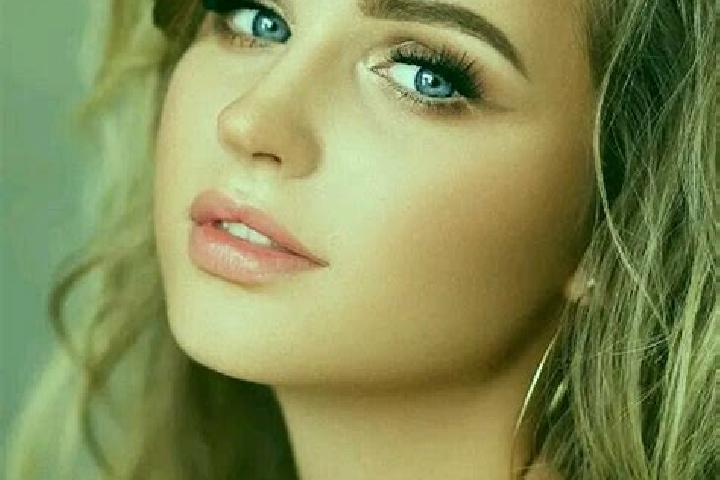 Sophia, 26, a dark blonde blue-eyed european companion based in Corrales de Duero. Offering Couples, Tantra. Available for incall and outcall, overnight book...