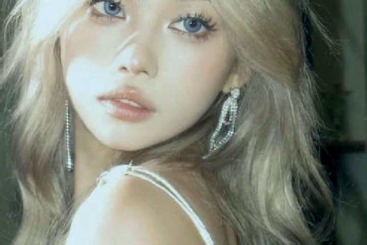Sophia, 27, a blonde grey-eyed asian companion based in Hang Chat. Offering Erotic Massage, BDSM, Massage. Available for incall and outcall, overnight bookin...