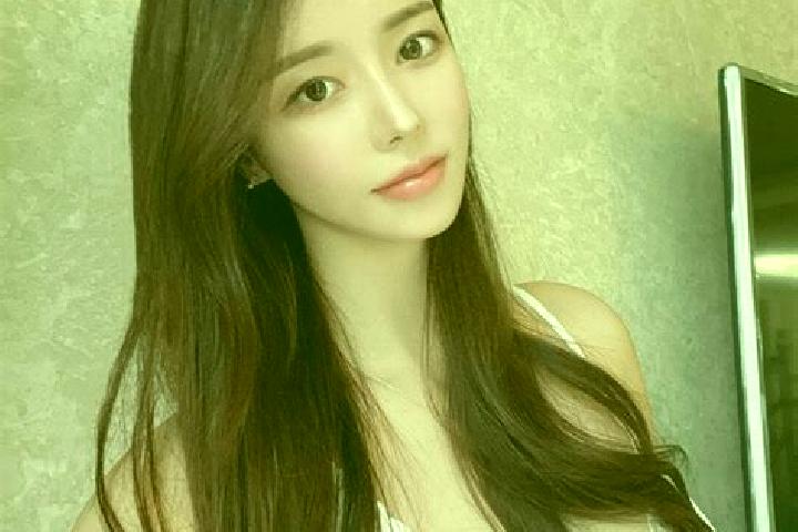 Sophia, 27 — Escort in Xingcan, China