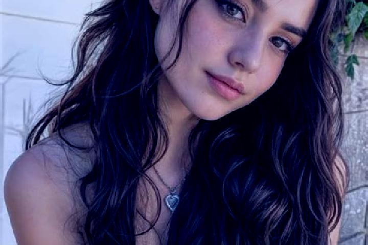 Sophia, 28, a black hazel-eyed middle eastern companion based in Xinbu. Offering Fetish, Deep French Kissing, Duos. Available for incall and outcall, day and...